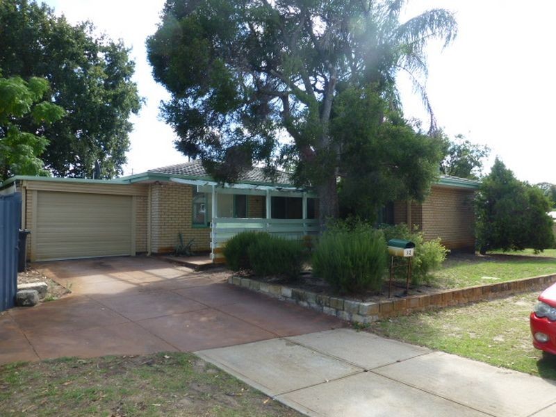 32 Glyndebourne Avenue, Thornlie WA 6108