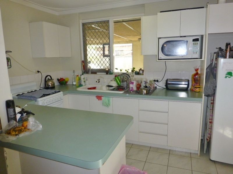 32 Glyndebourne Avenue, Thornlie WA 6108