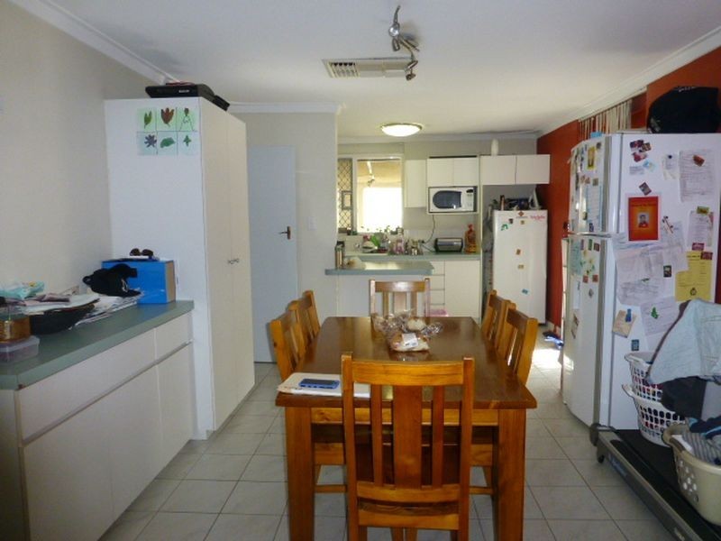 32 Glyndebourne Avenue, Thornlie WA 6108