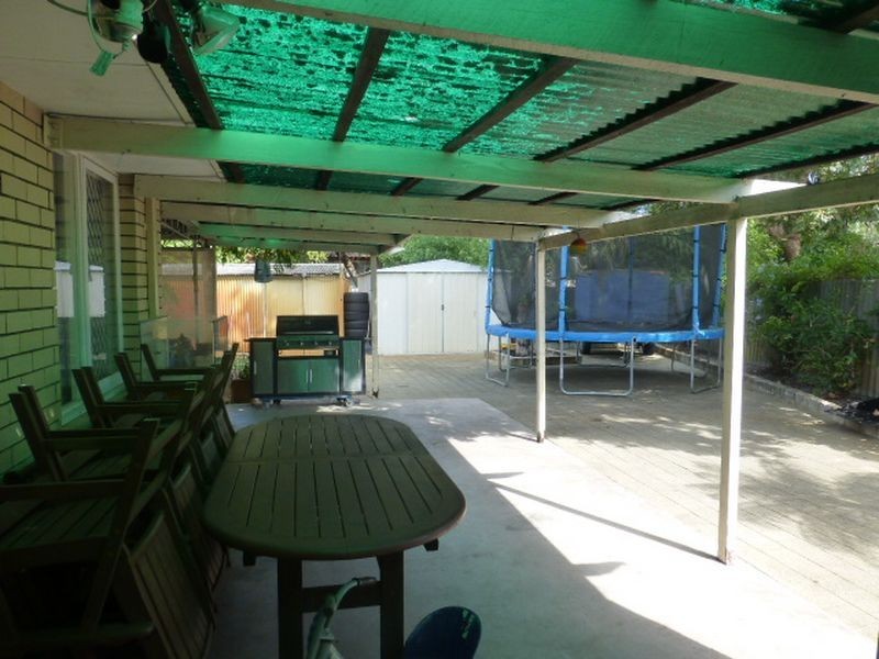 32 Glyndebourne Avenue, Thornlie WA 6108