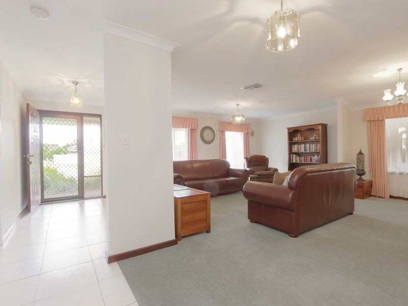 14 Monarch Court, Thornlie WA 6108