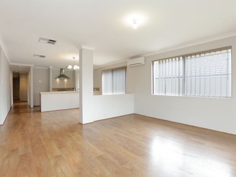 8 Cornforth Way, Piara Waters WA 6112