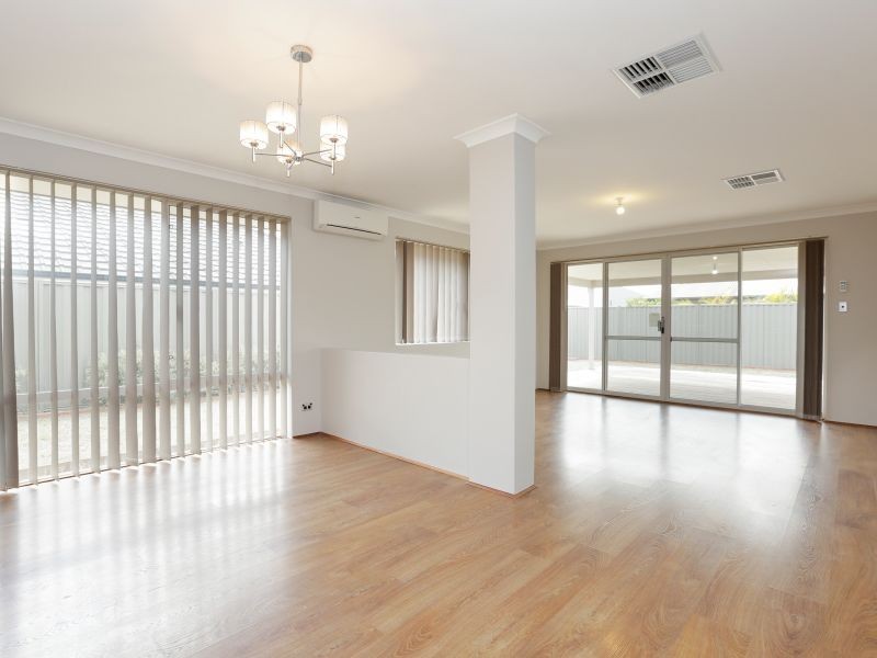 8 Cornforth Way, Piara Waters WA 6112