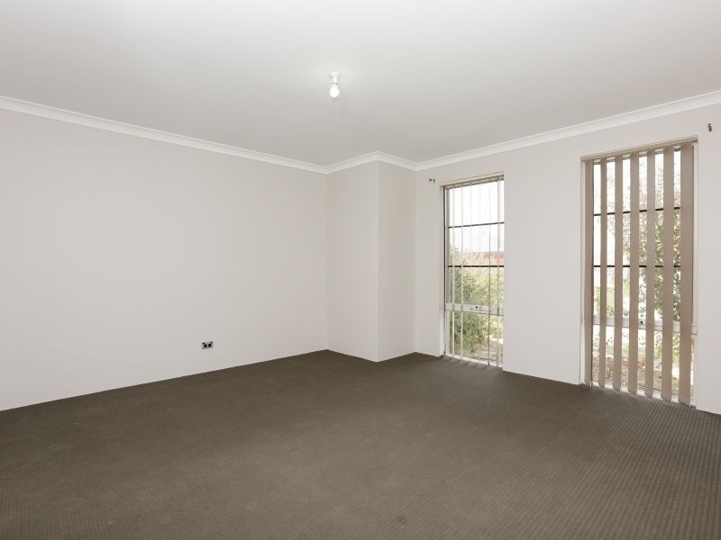 8 Cornforth Way, Piara Waters WA 6112