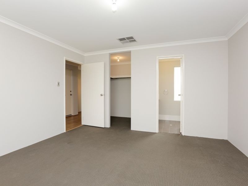 8 Cornforth Way, Piara Waters WA 6112