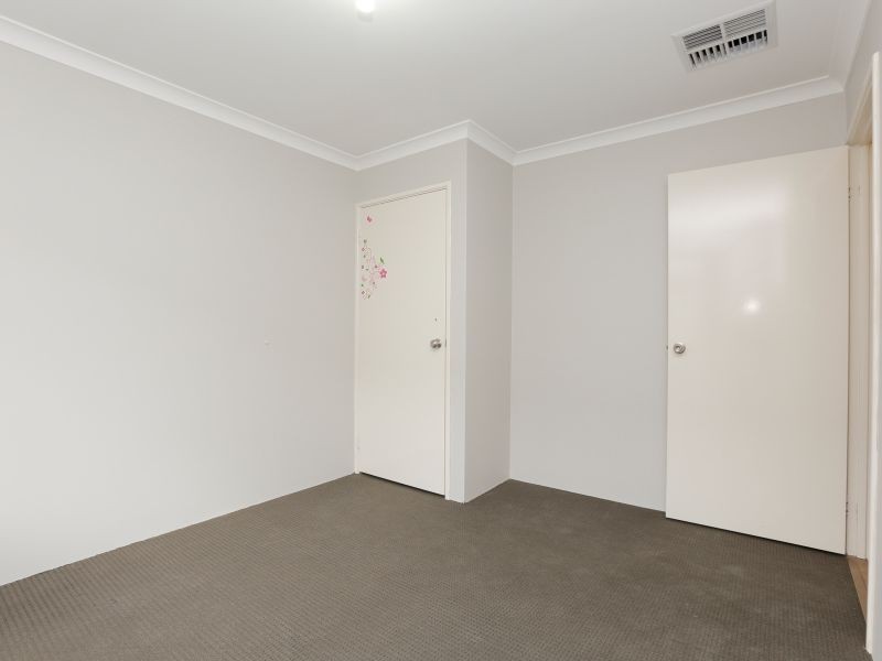 8 Cornforth Way, Piara Waters WA 6112