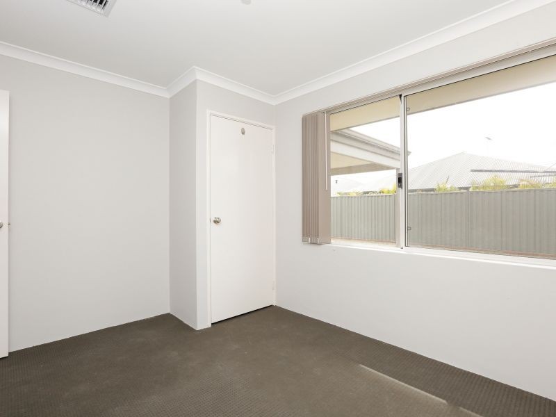 8 Cornforth Way, Piara Waters WA 6112