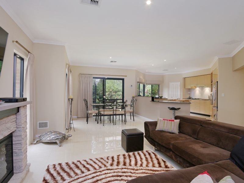 8 Rousham Street, Canning Vale WA 6155