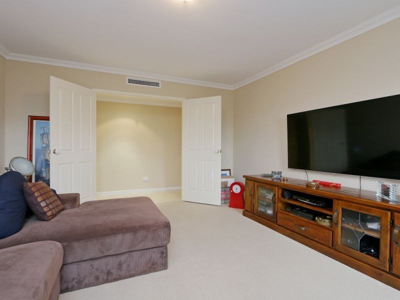 8 Rousham Street, Canning Vale WA 6155