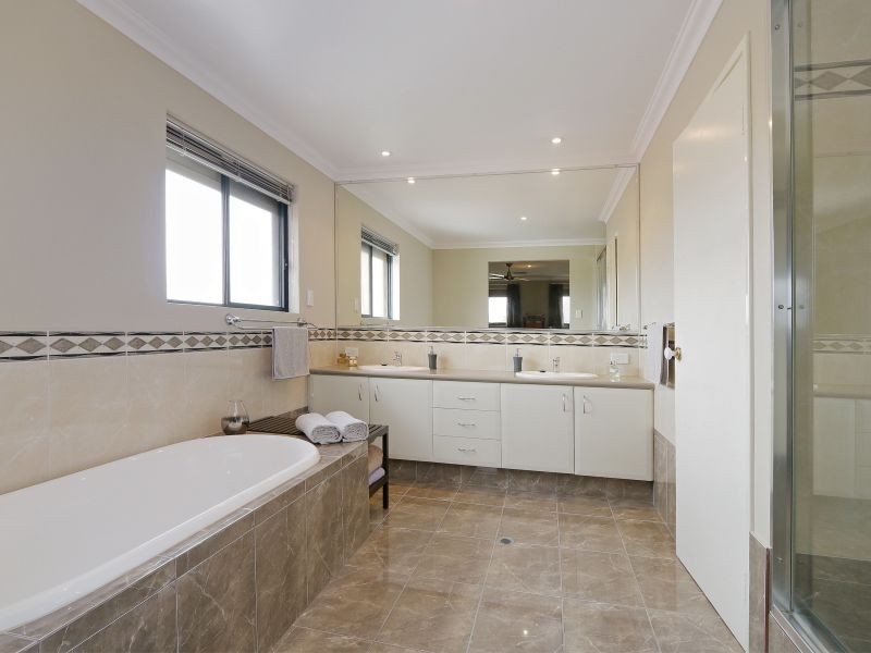 8 Rousham Street, Canning Vale WA 6155