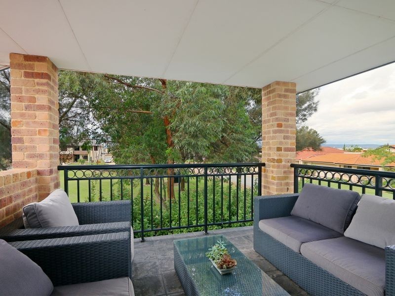 8 Rousham Street, Canning Vale WA 6155