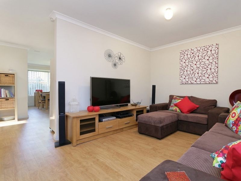 5 Woodhouse Circuit, Canning Vale WA 6155