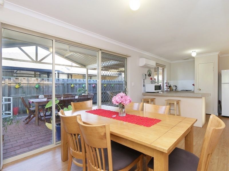 5 Woodhouse Circuit, Canning Vale WA 6155