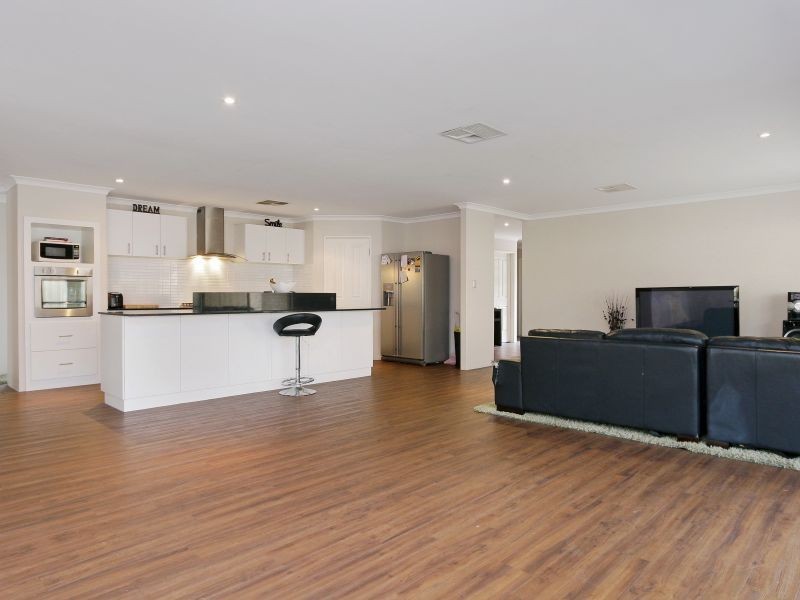 45 Hardwick Boulevard, Canning Vale WA 6155