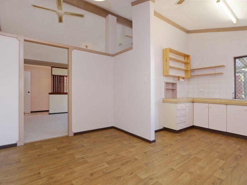 5 Edgeware Street, Lynwood WA 6147