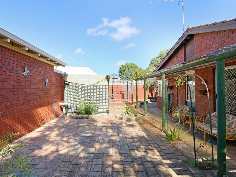 5 Edgeware Street, Lynwood WA 6147