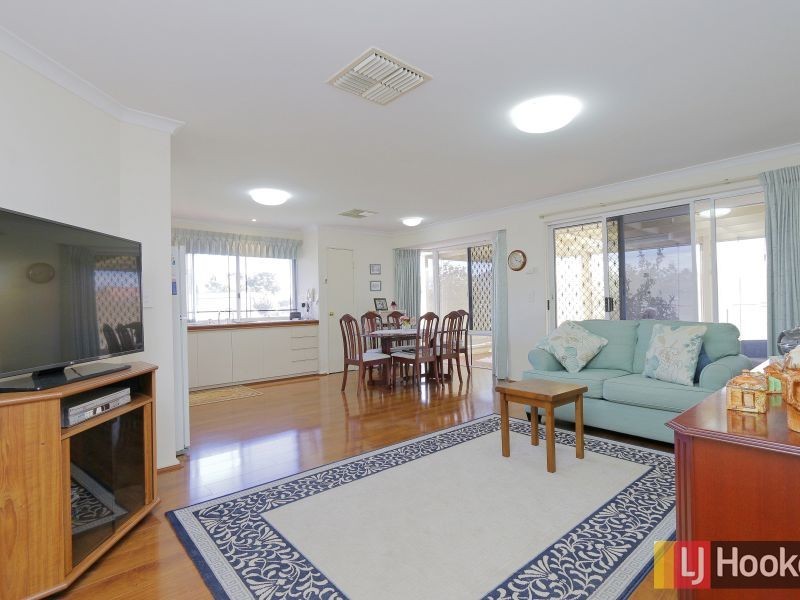 30 Towncentre Drive, Thornlie WA 6108