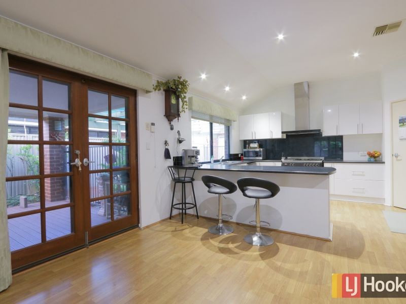 9 Waterview Parade, Southern River WA 6110