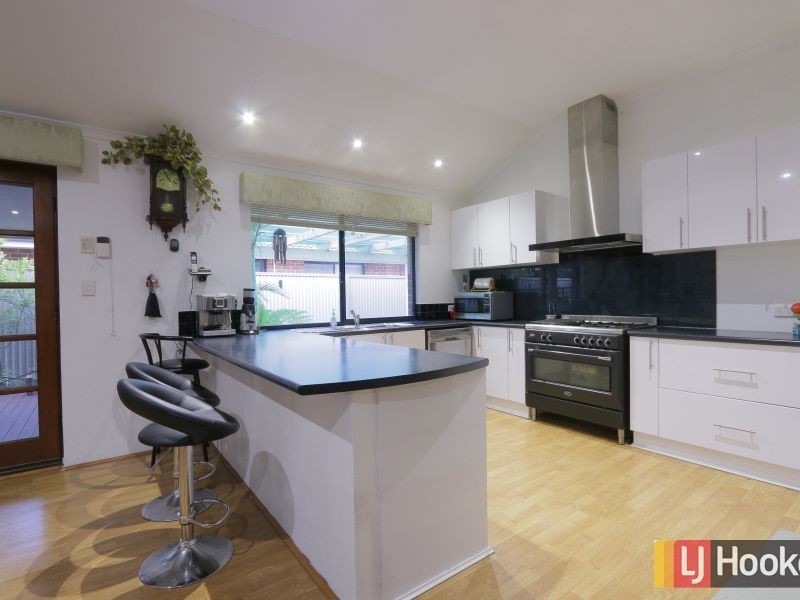 9 Waterview Parade, Southern River WA 6110