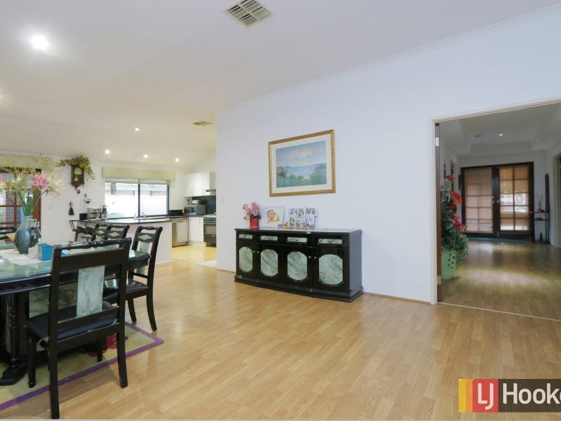 9 Waterview Parade, Southern River WA 6110