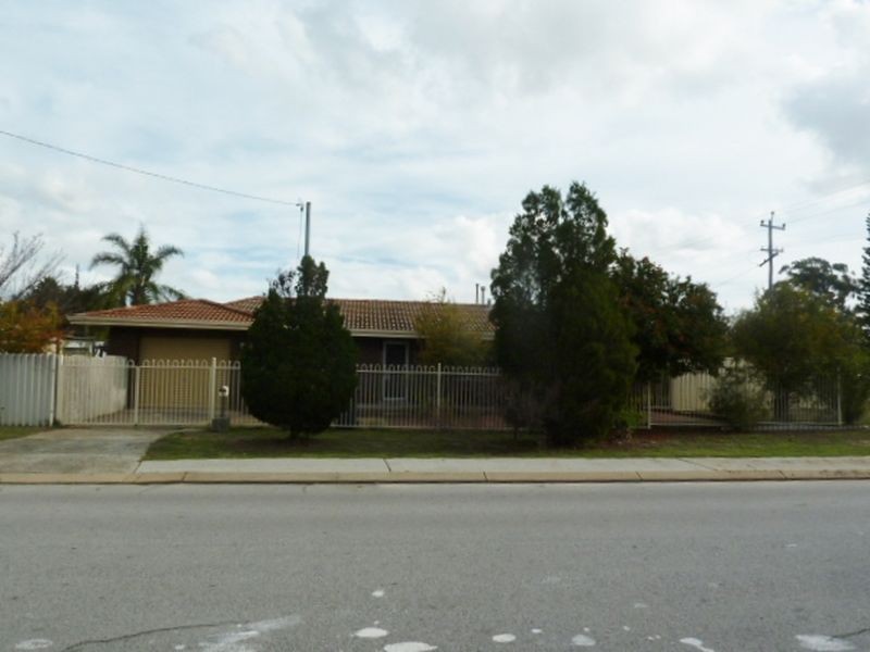 1 Dove Street, Thornlie WA 6108