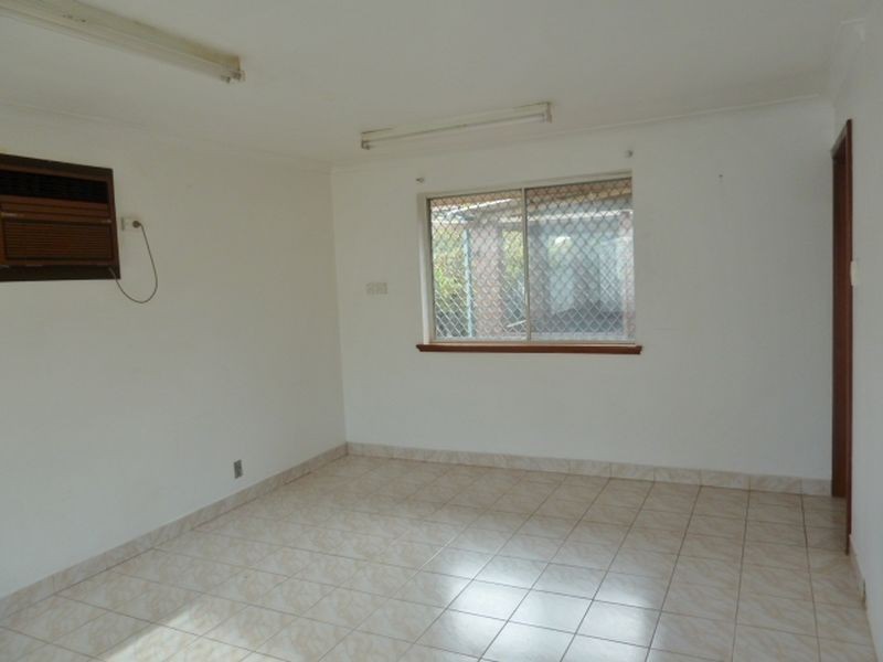 1 Dove Street, Thornlie WA 6108