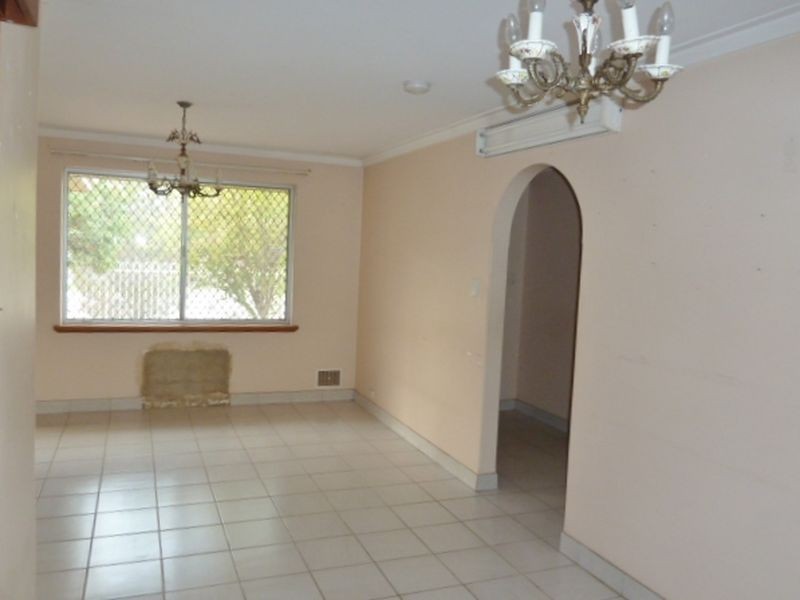 1 Dove Street, Thornlie WA 6108