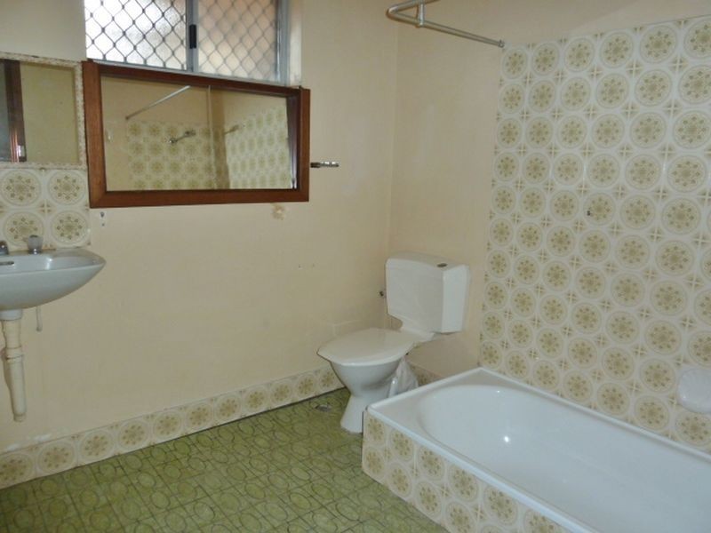 1 Dove Street, Thornlie WA 6108