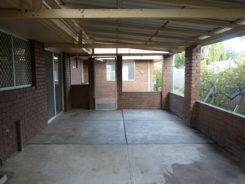 1 Dove Street, Thornlie WA 6108