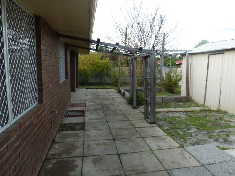 1 Dove Street, Thornlie WA 6108