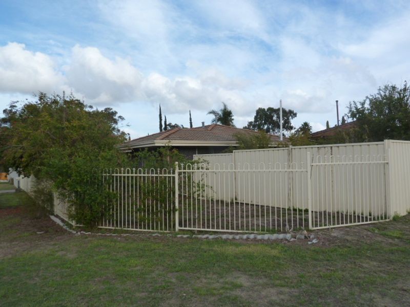 1 Dove Street, Thornlie WA 6108