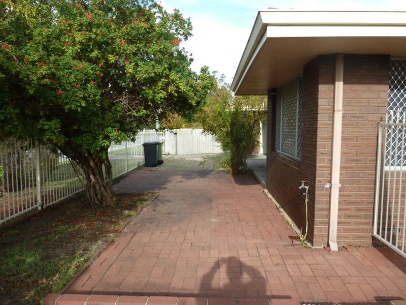 1 Dove Street, Thornlie WA 6108