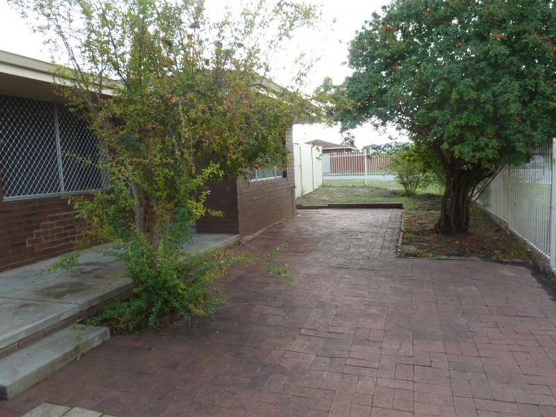 1 Dove Street, Thornlie WA 6108