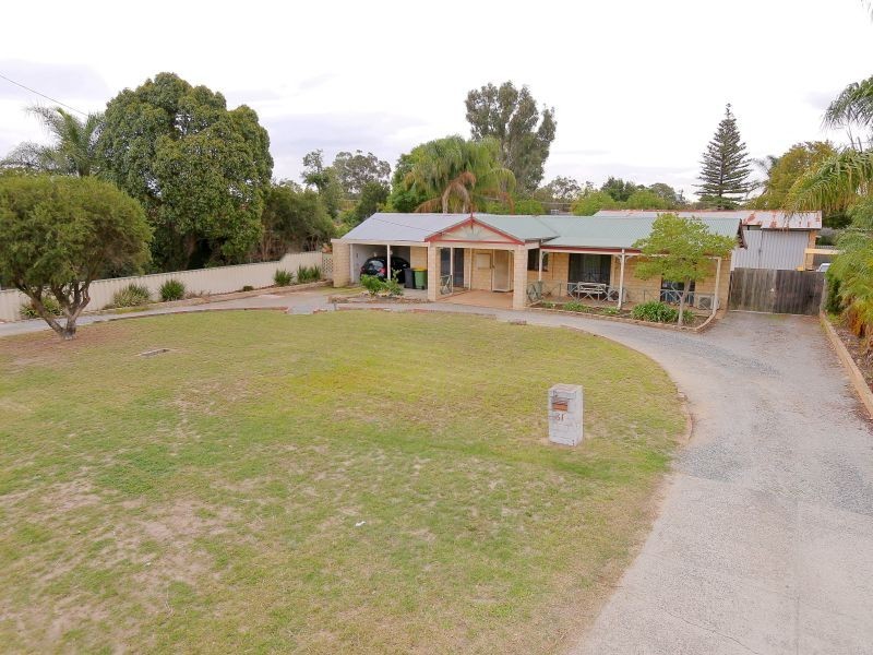 81 Spring Road, Thornlie WA 6108