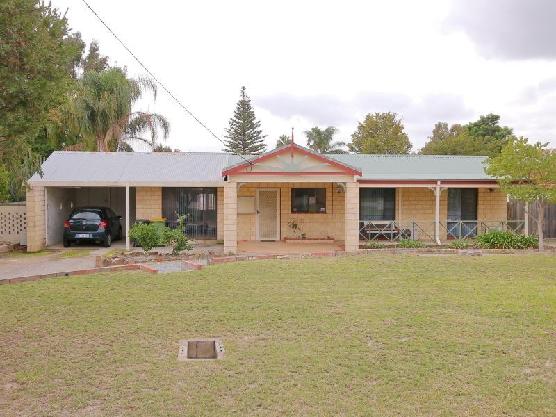 81 Spring Road, Thornlie WA 6108