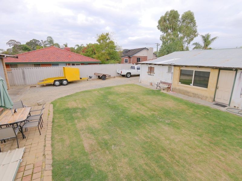 81 Spring Road, Thornlie WA 6108