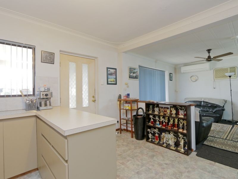 81 Spring Road, Thornlie WA 6108