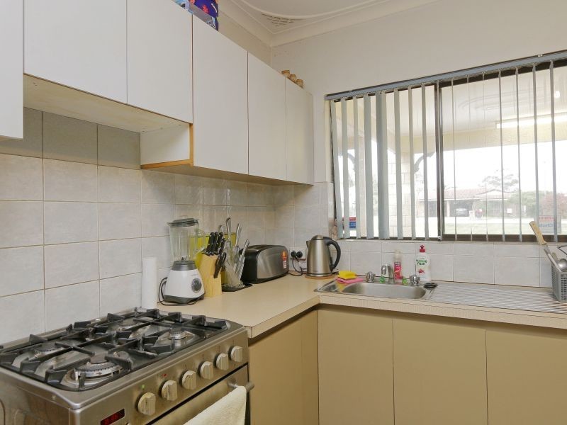 81 Spring Road, Thornlie WA 6108