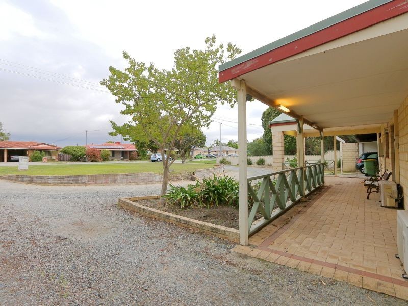 81 Spring Road, Thornlie WA 6108