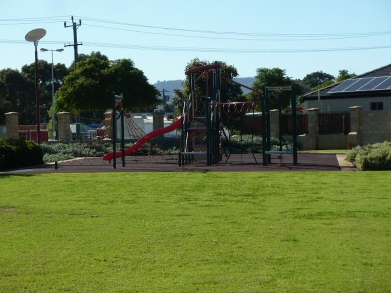 19 Panozza Circle, Maddington WA 6109