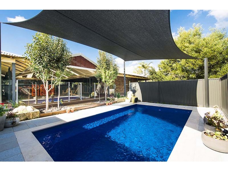 5 Livingstone Drive, Canning Vale WA 6155