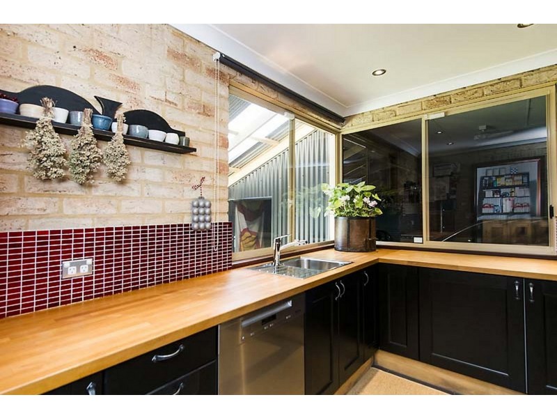 5 Livingstone Drive, Canning Vale WA 6155