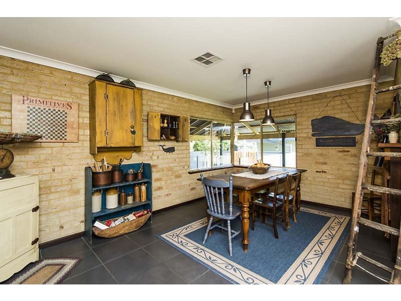 5 Livingstone Drive, Canning Vale WA 6155