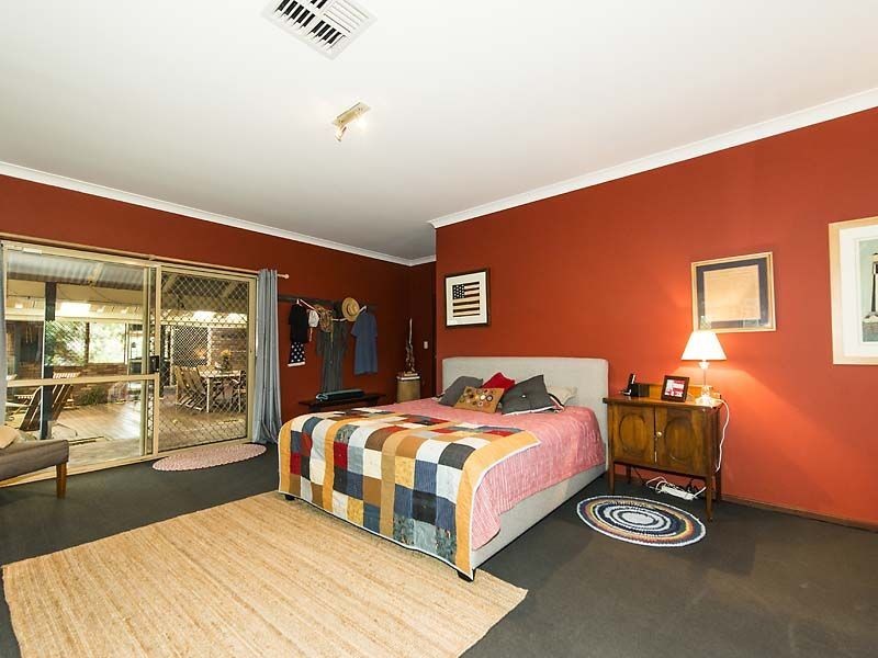 5 Livingstone Drive, Canning Vale WA 6155