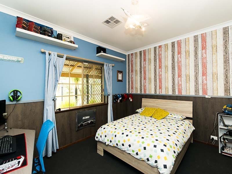 5 Livingstone Drive, Canning Vale WA 6155