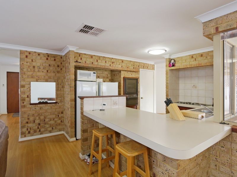 30 Voyager Drive, Thornlie WA 6108