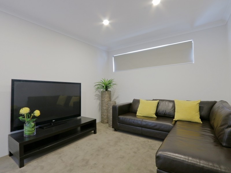 7B Wyndham Street, St James WA 6102