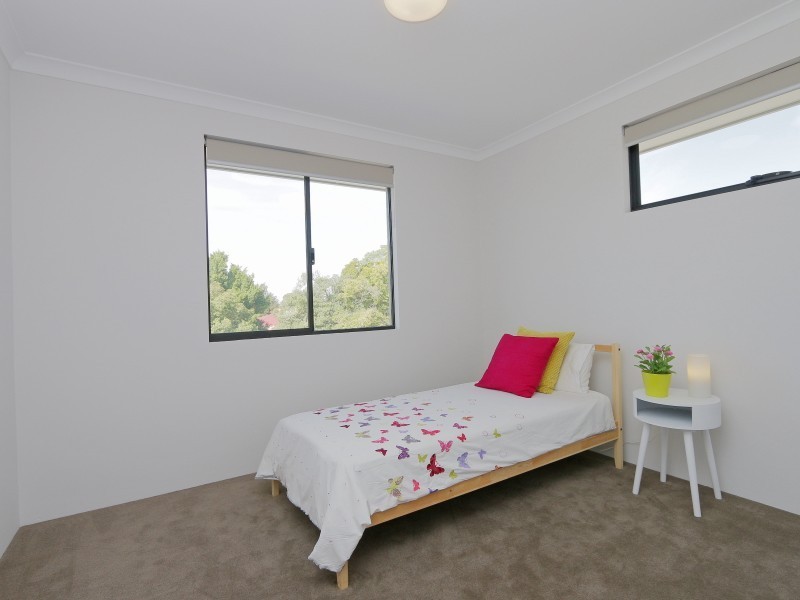 7B Wyndham Street, St James WA 6102