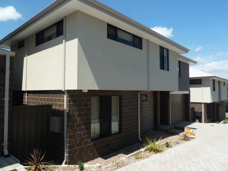 7B Wyndham Street, St James WA 6102