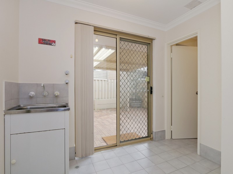 10/208 Burslem Drive, Maddington WA 6109